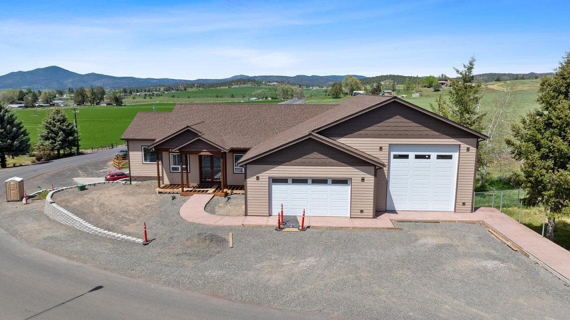 Photo of 3248 Yellowpine 1 of 30
