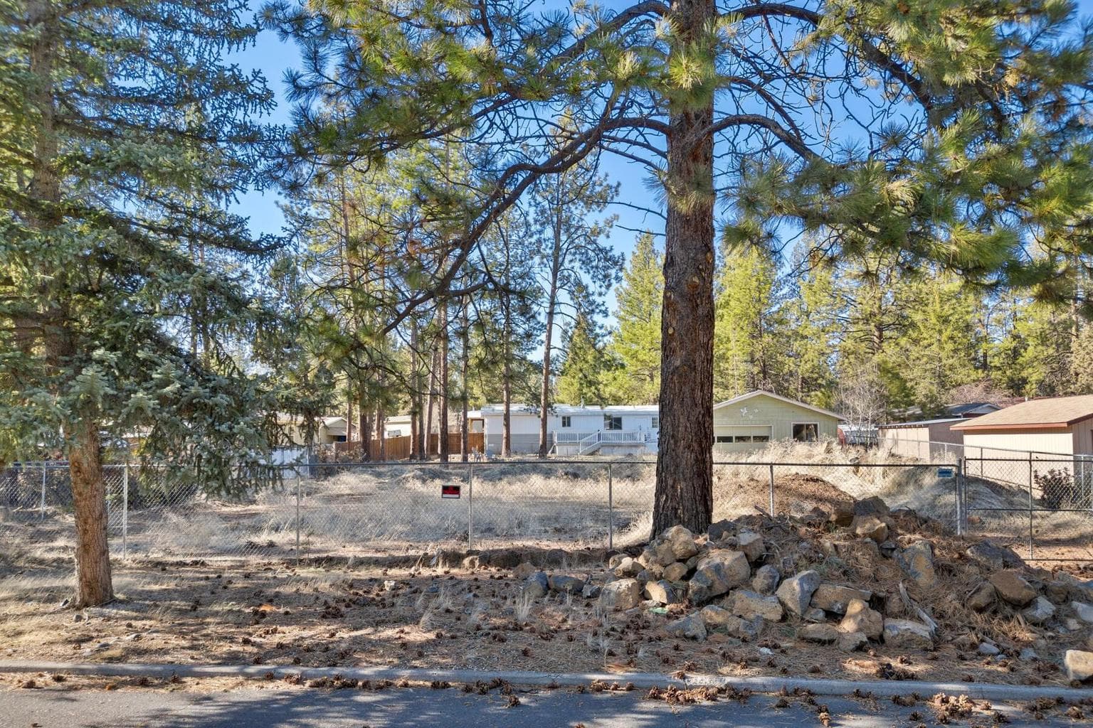 Photo of 60929 Alpine 2 of 12