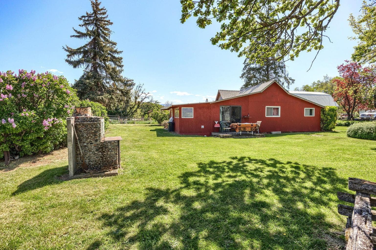 Photo of 1249 Valley View 4 of 31