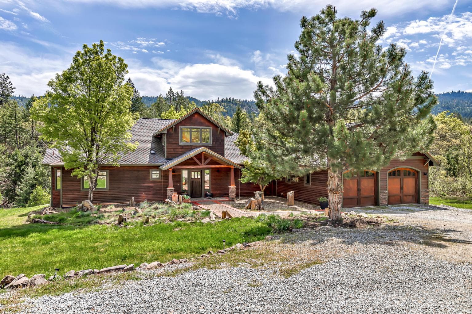 Photo of 545 Conifer 2 of 46