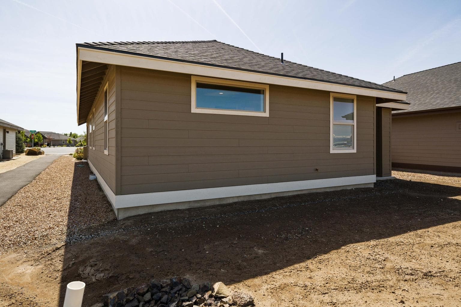 Photo of 2633 Redwood 4 of 34