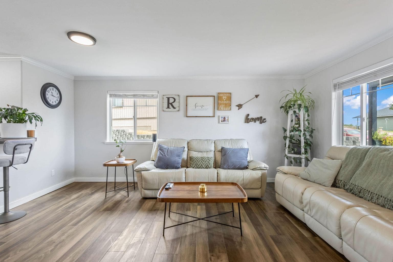 Photo of 558 Cedar Hill 5 of 40