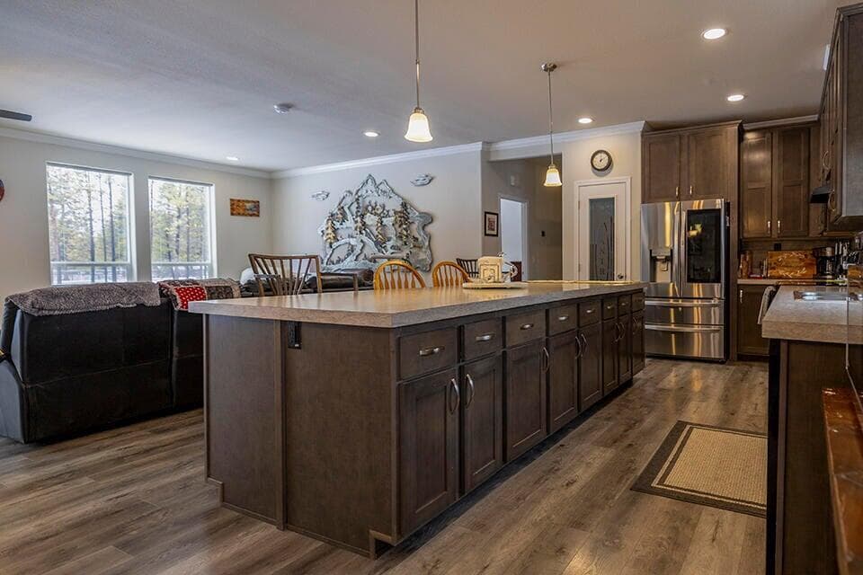 Photo of 16760 Pine 4 of 27