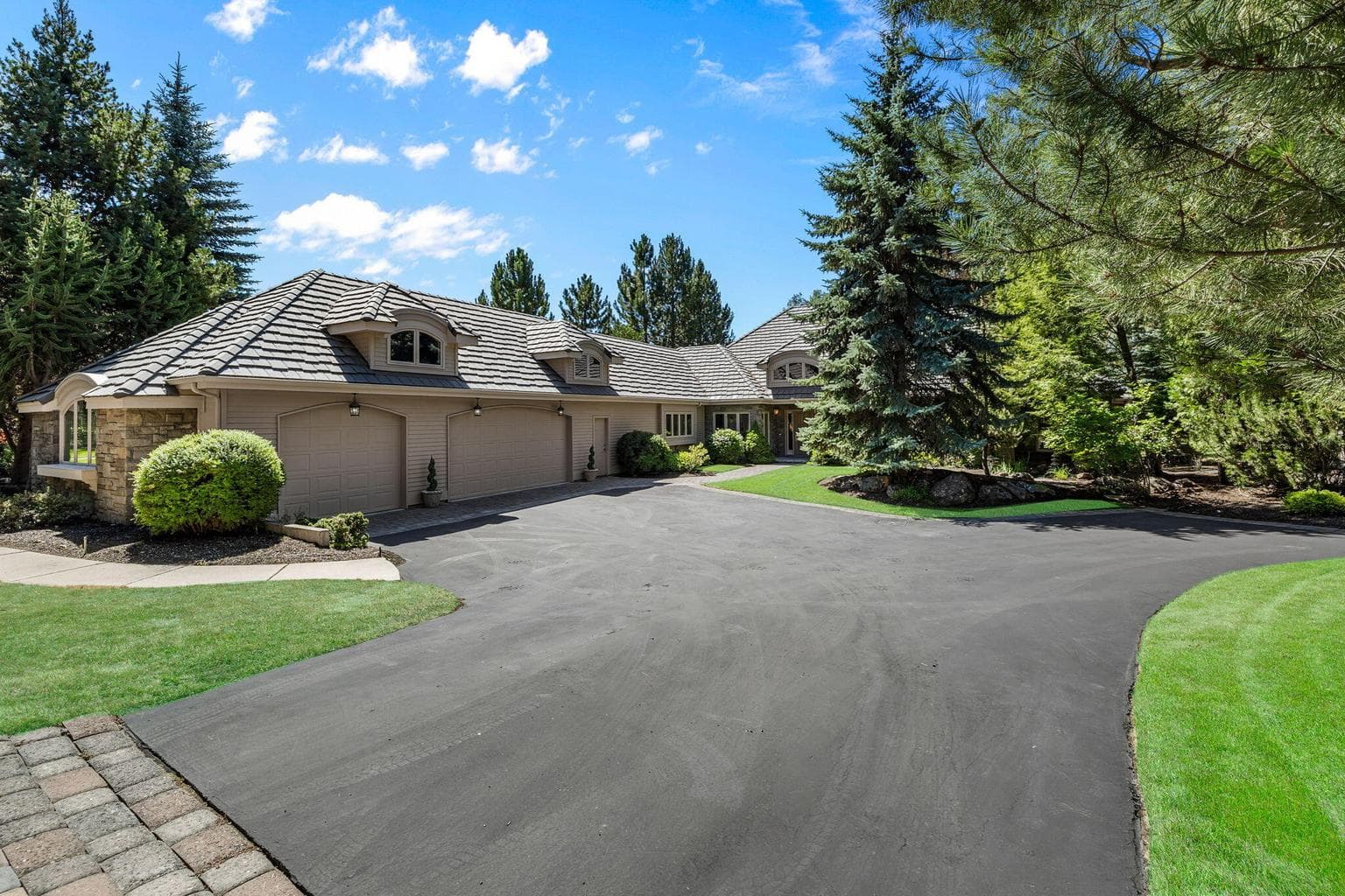 19490 Green Lakes