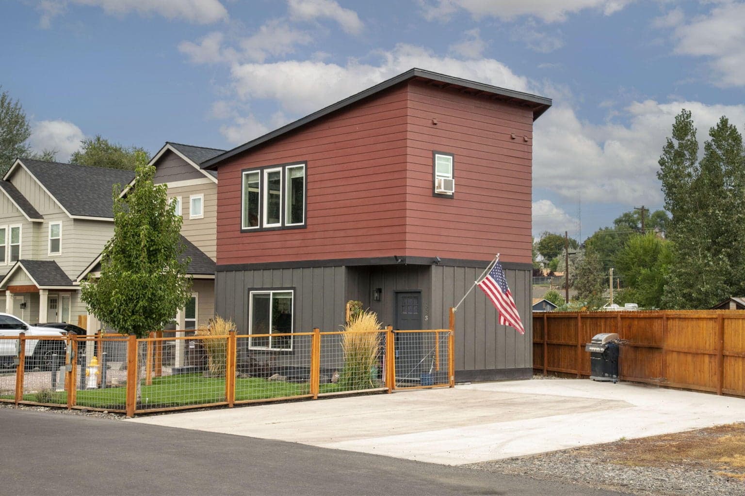Photo of 883 6th 2 of 26