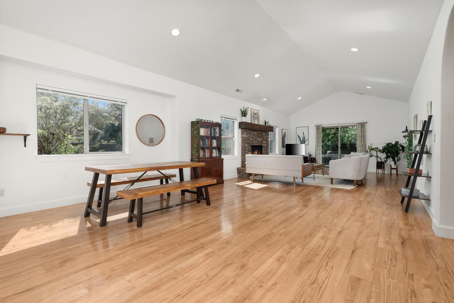 Photo of 21302 Brooklyn 5 of 46