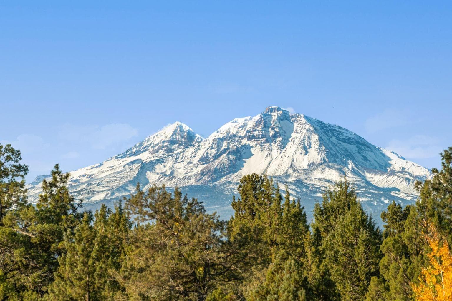 Photo of 17720 Mountain View 3 of 16