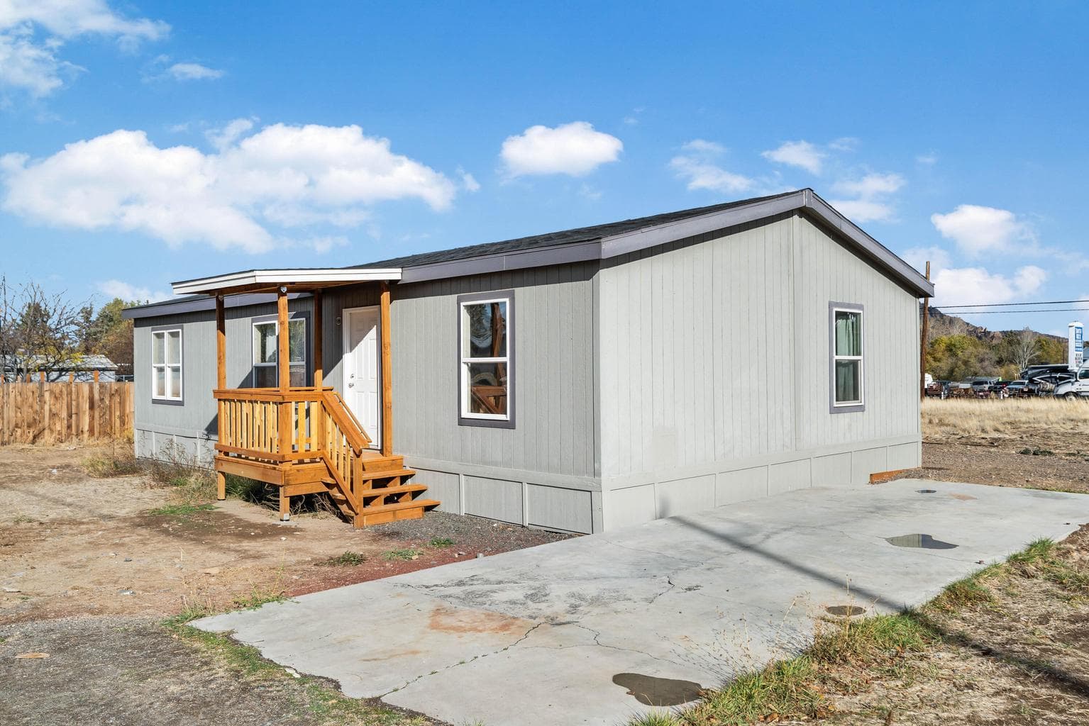 Photo of 8540 9th 2 of 16