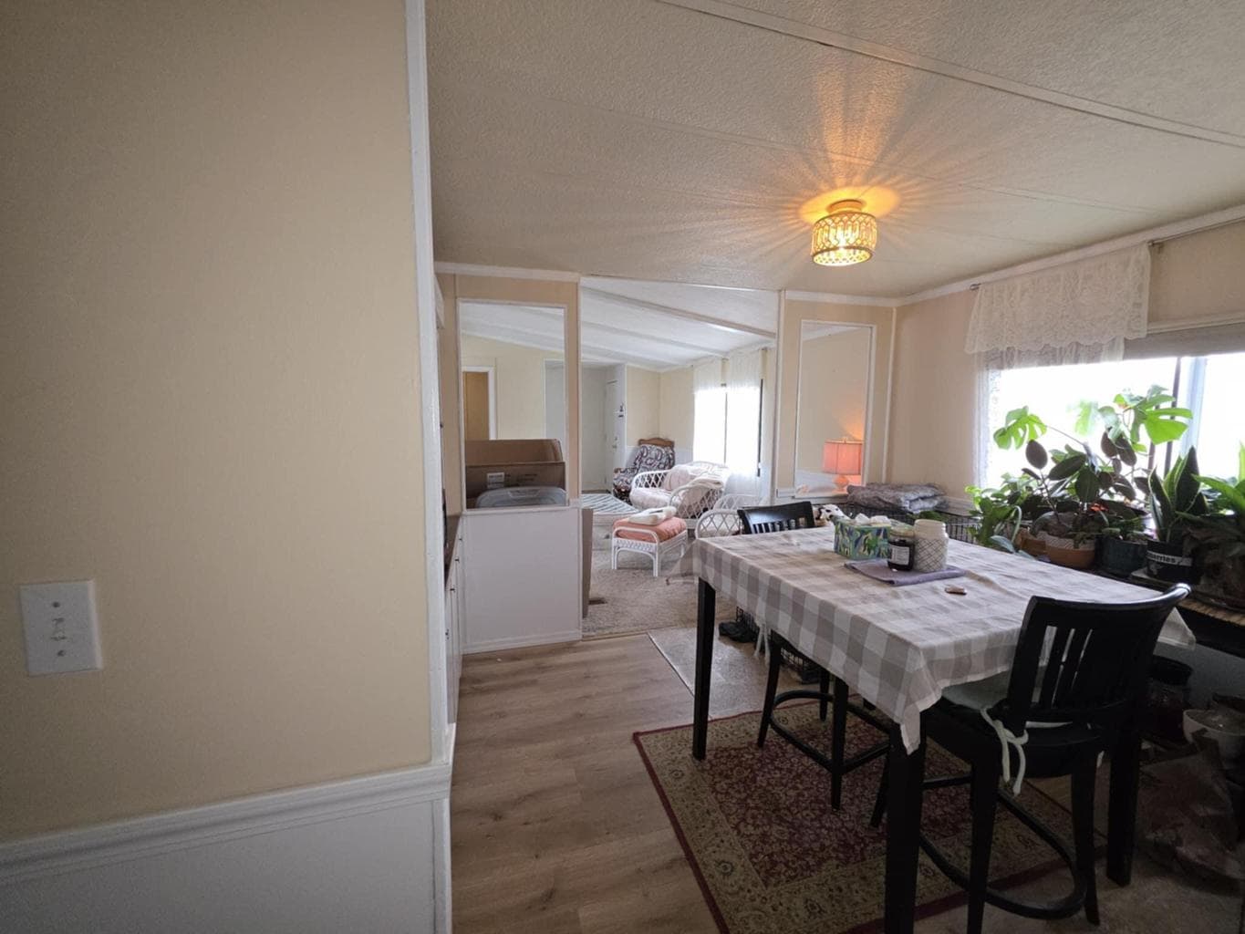 Photo of 820 Wilson 3 of 18