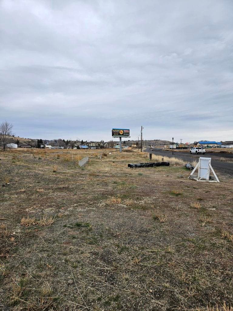 Photo of 702 Hwy 97 2 of 2