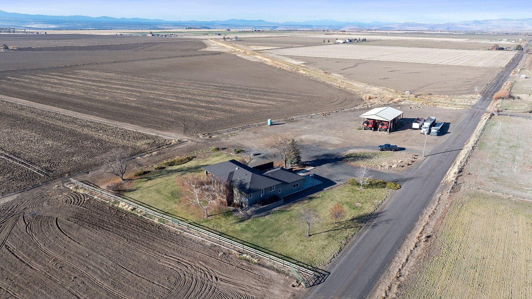 Photo of 2490 Deschutes 2 of 49