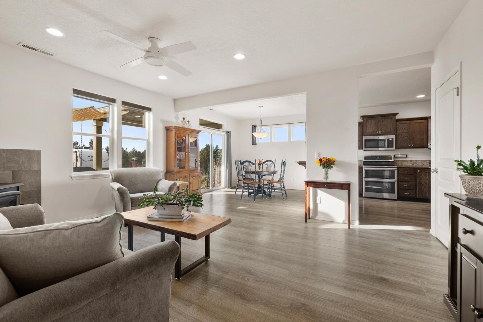 9040 Sand Ridge