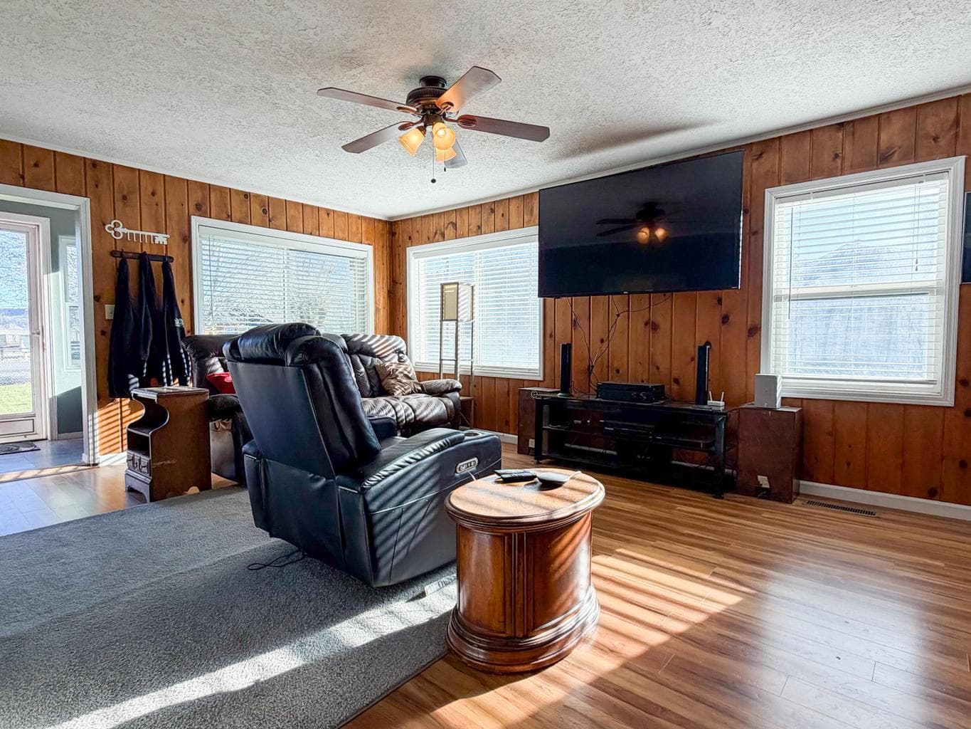 Photo of 279 Willowdale 3 of 23