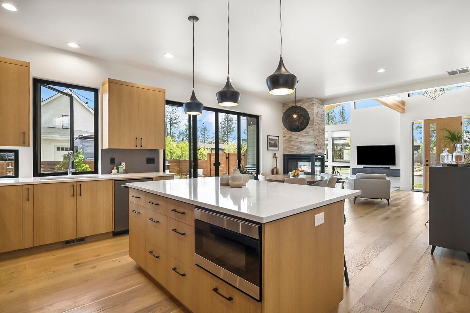 Photo of 3112 Blodgett 4 of 52