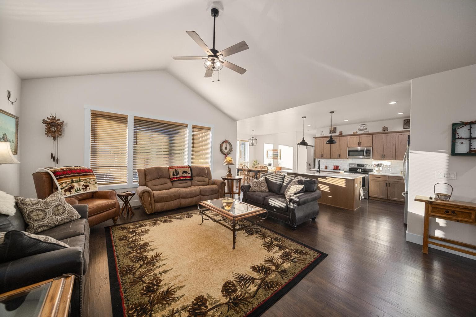 Photo of 465 Sumner 4 of 26