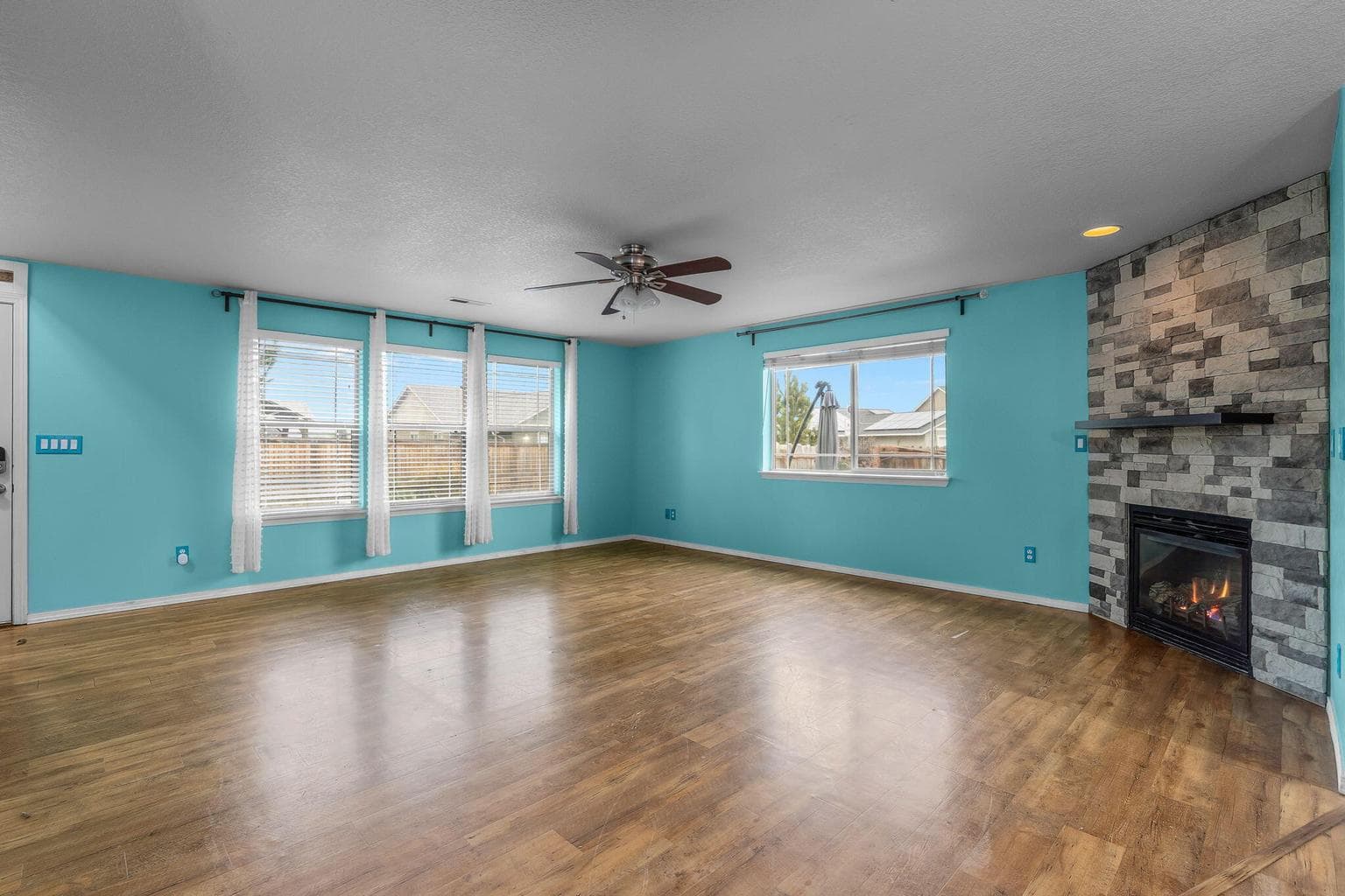 Photo of 485 Ponderosa 4 of 21