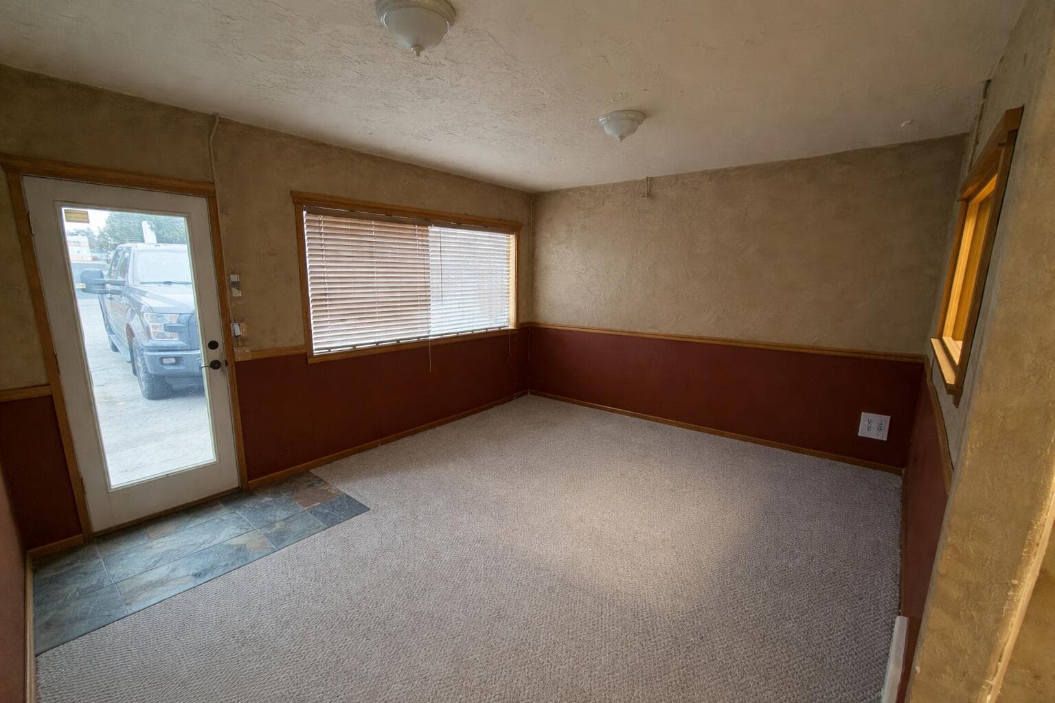Photo of 1427 Highland 5 of 6