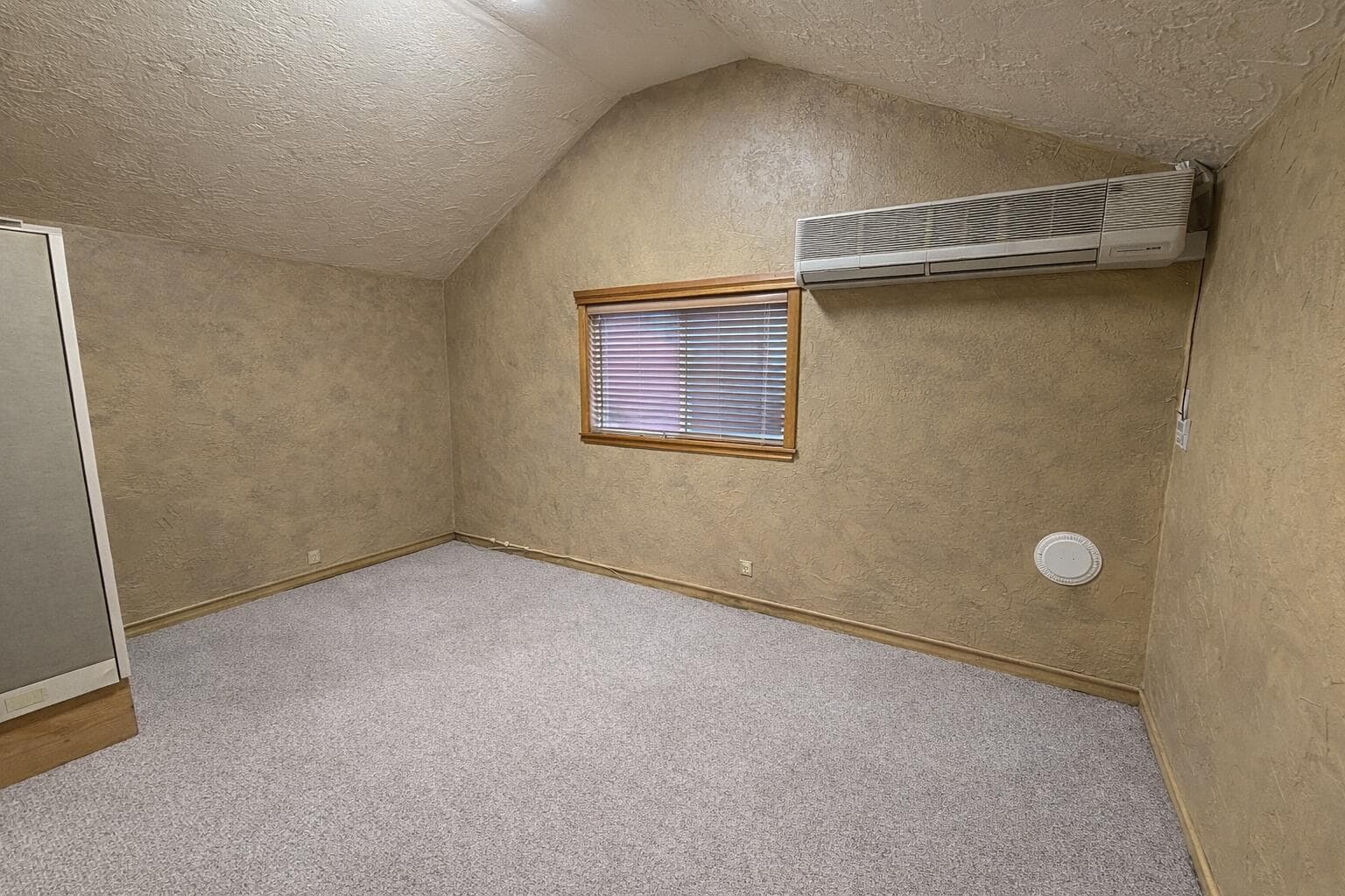 Photo of 1427 Highland 3 of 6