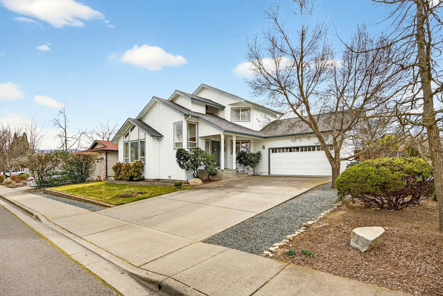 1087 Oak Knoll