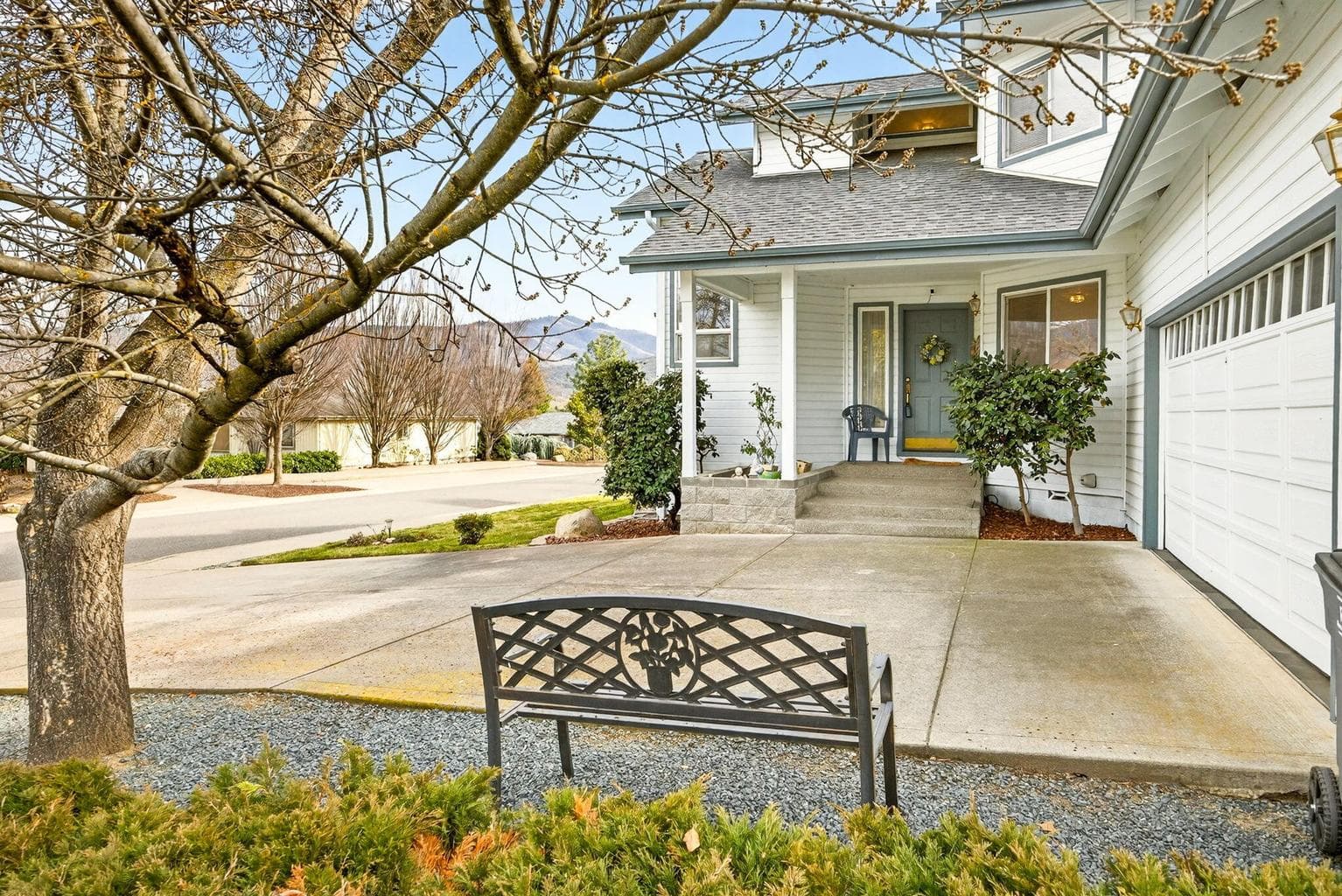 Photo of 1087 Oak Knoll 2 of 40