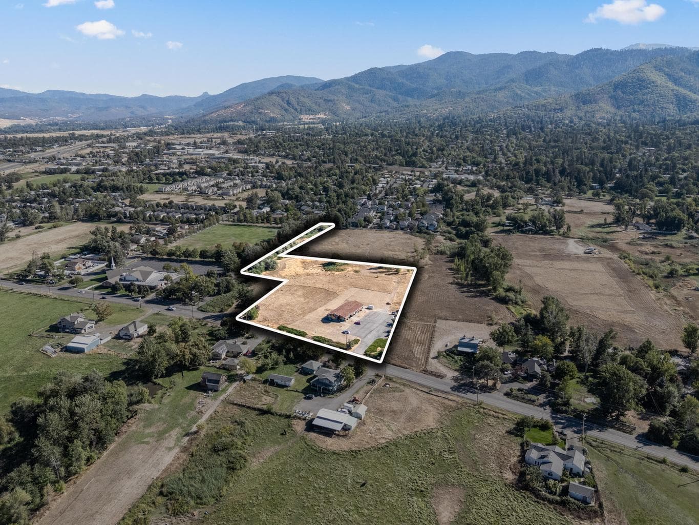 Photo of 2082 Main 4 of 18