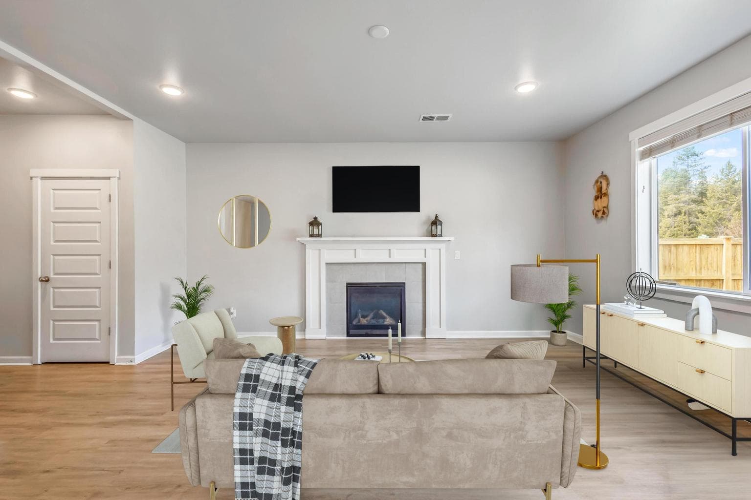 Photo of 16500 Pine Creek 5 of 44