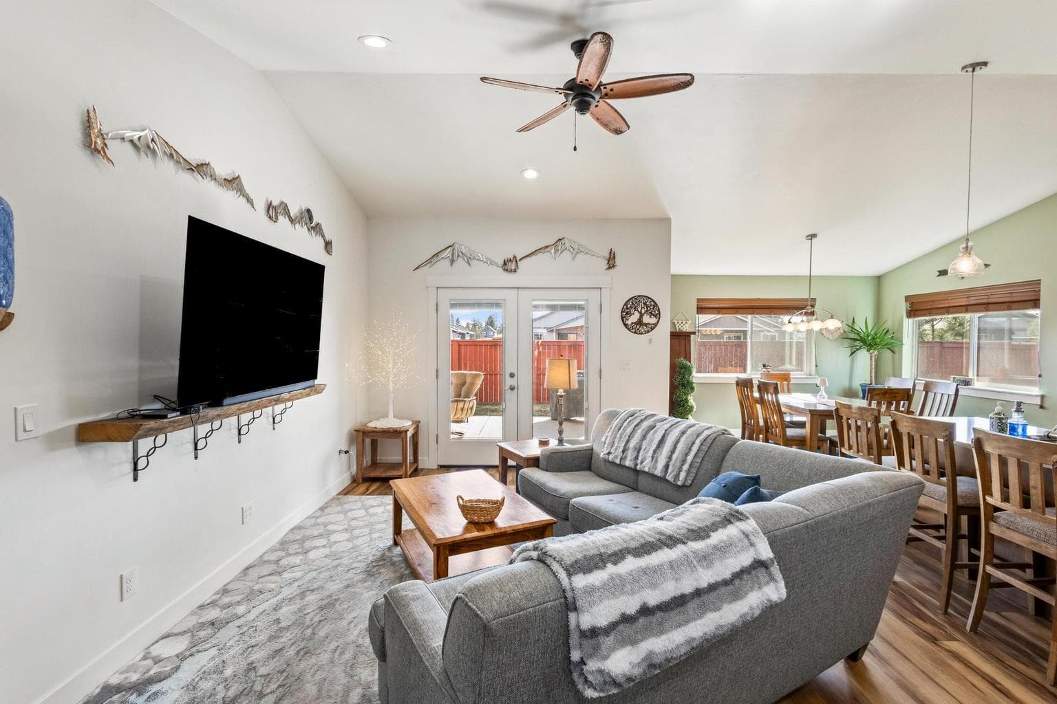 Photo of 51780 Mountain Pine 4 of 42