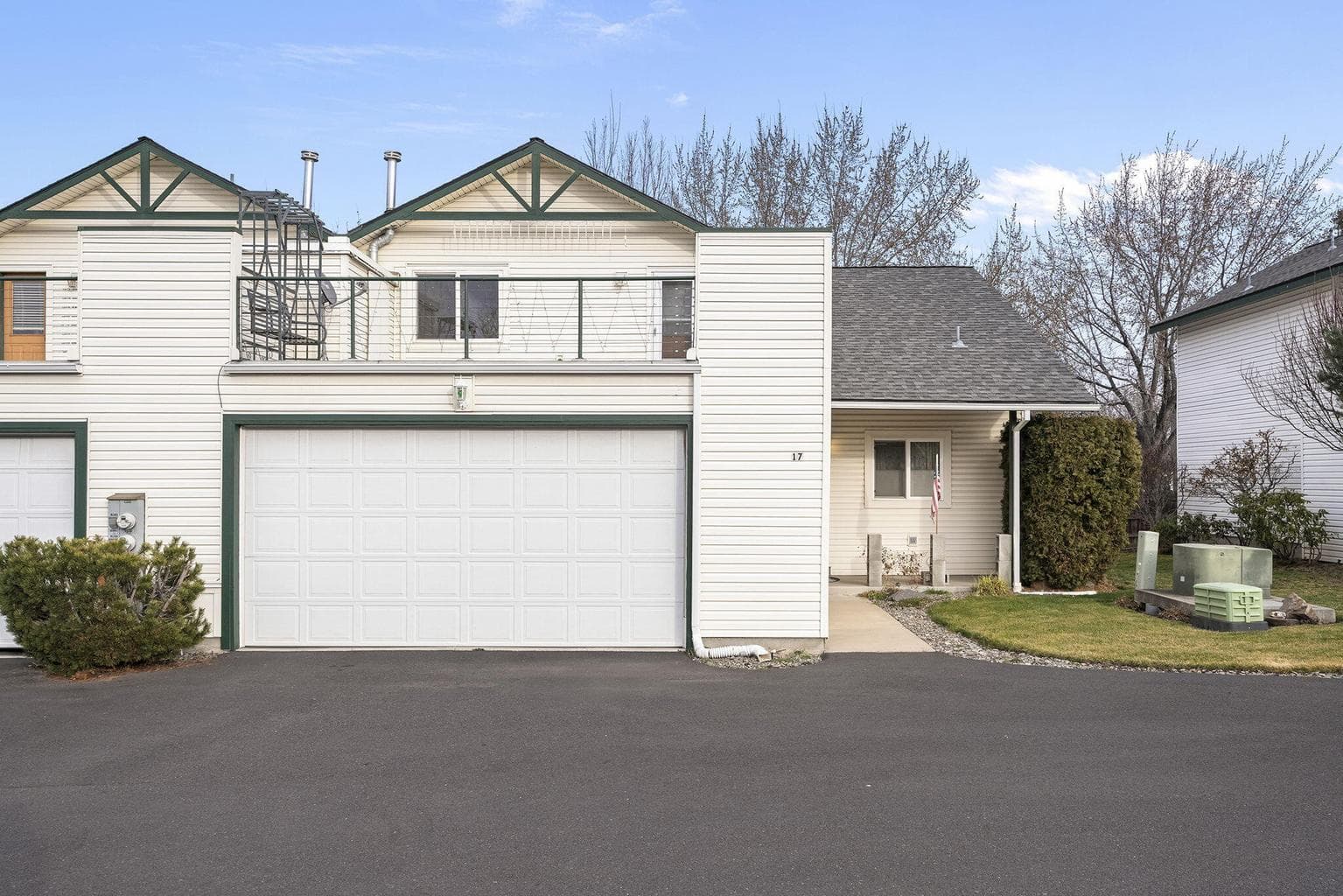 Photo of 438 19th 2 of 29