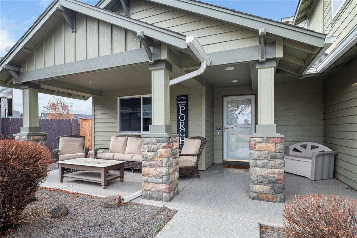 Photo of 2240 Oak 4 of 65