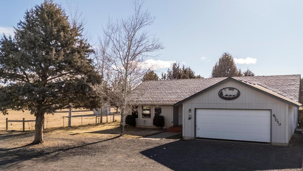 67070 Paradise Alley