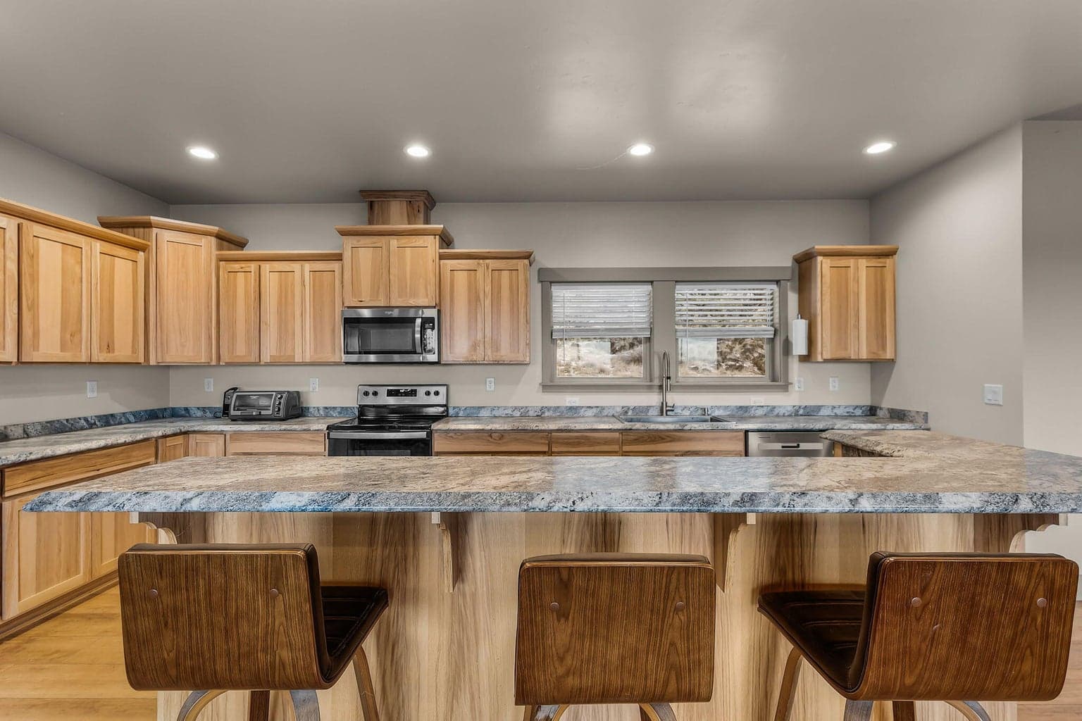 Photo of 5518 Cedar 5 of 44