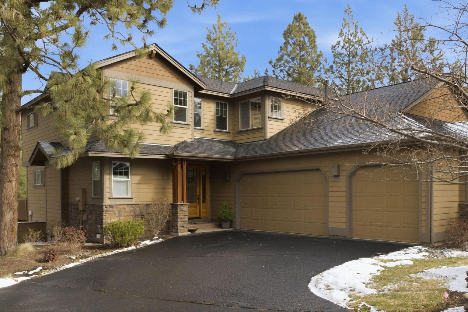 2526 Locke