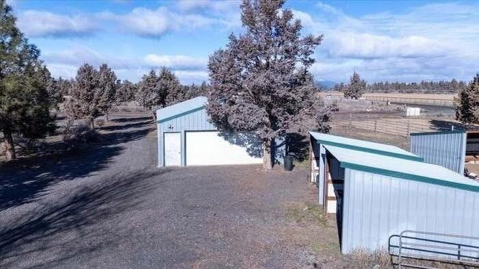 Photo of 67070 Paradise Alley 3 of 42