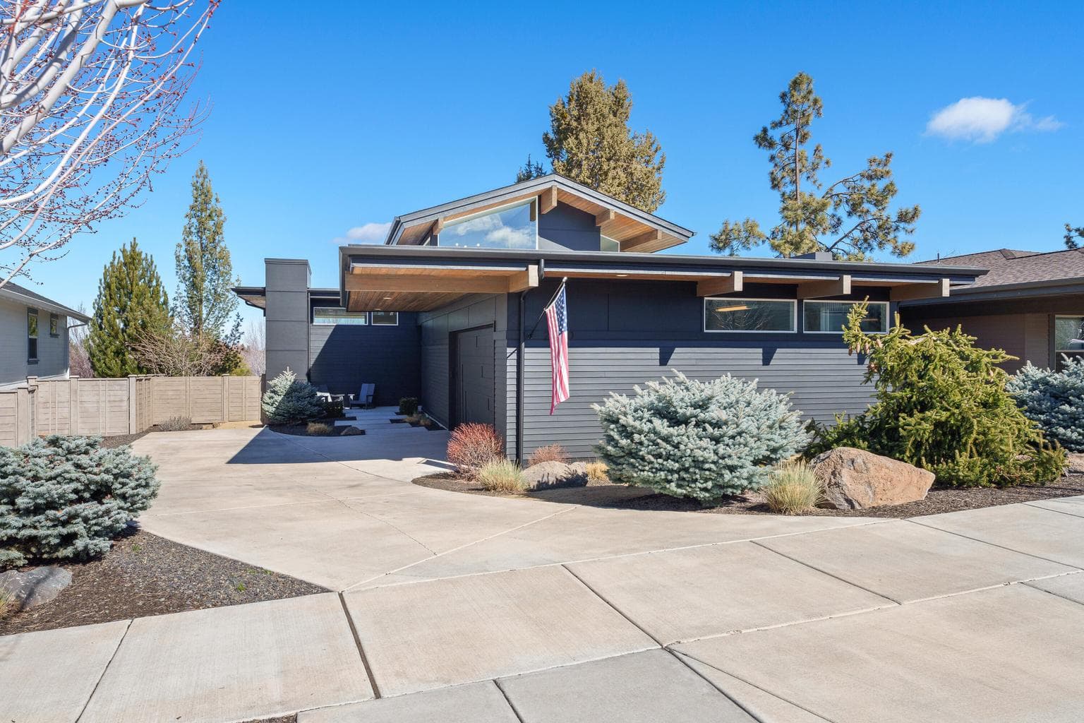 20640 Cougar Peak