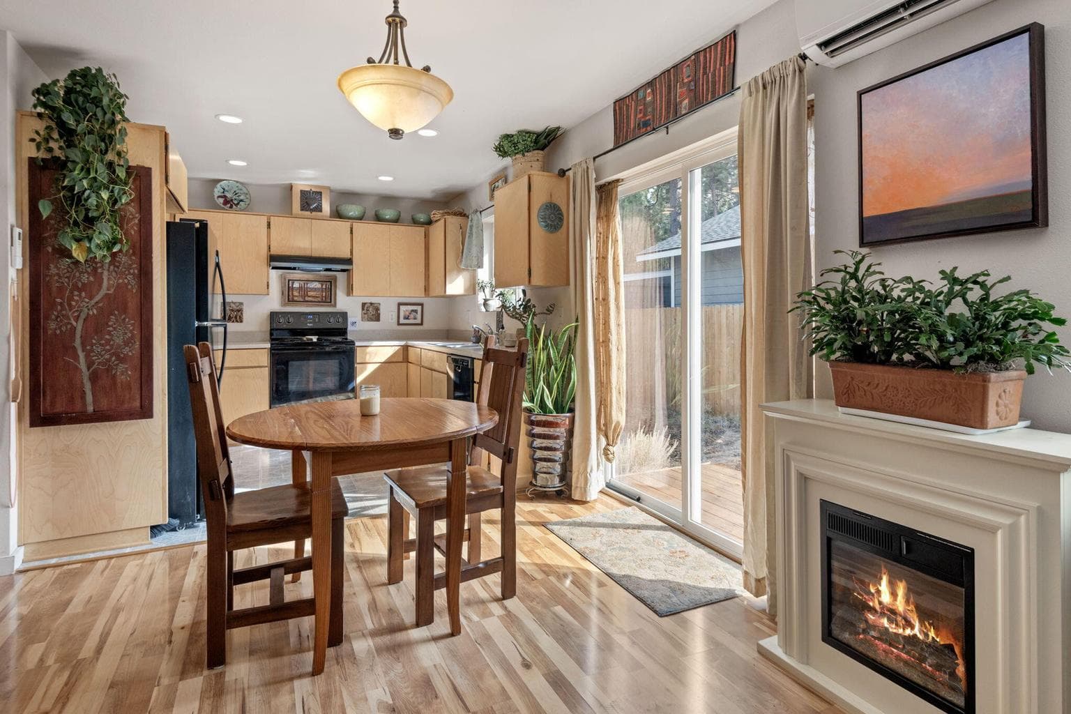 Photo of 412 Desert Rose 5 of 16