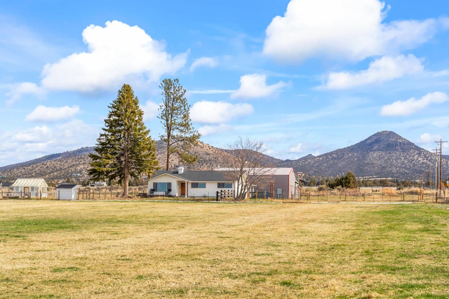 Photo of 17435 Hahlen 2 of 49