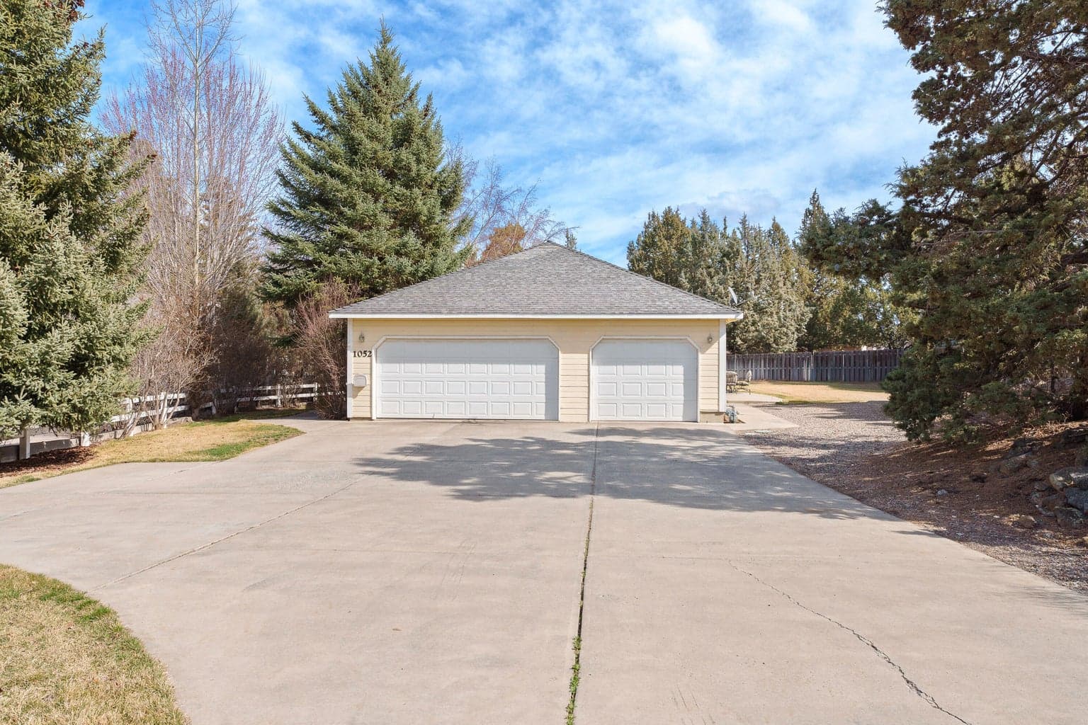 1052 Francis