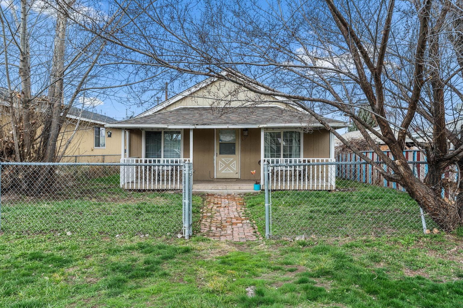 Photo of 859 Ewen 1 of 31