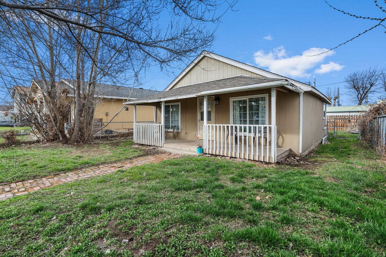 Photo of 859 Ewen 5 of 31