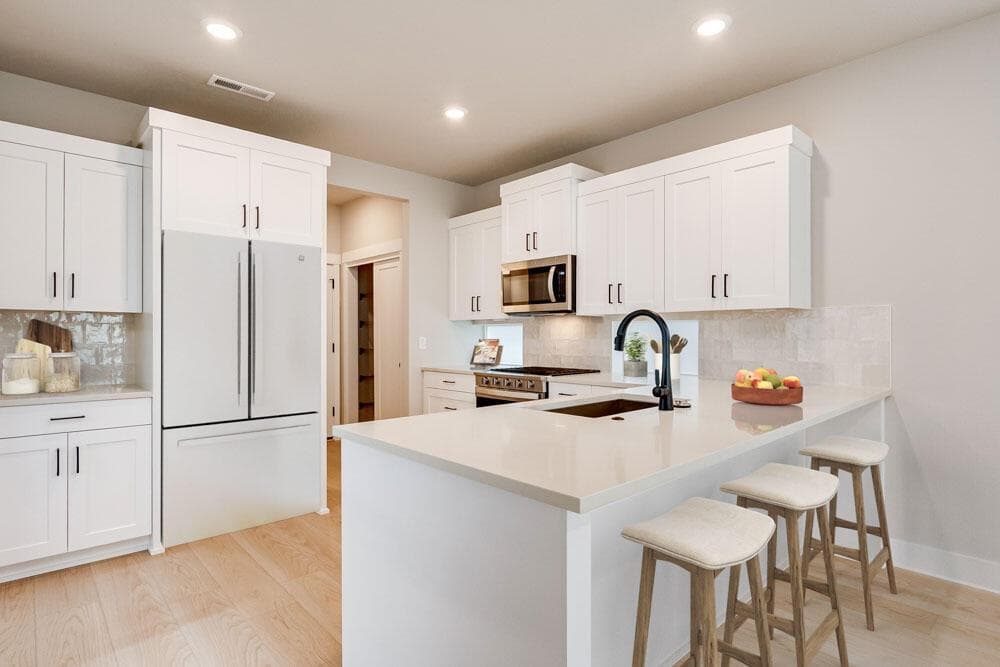 Photo of 3875 Petrosa 5 of 26