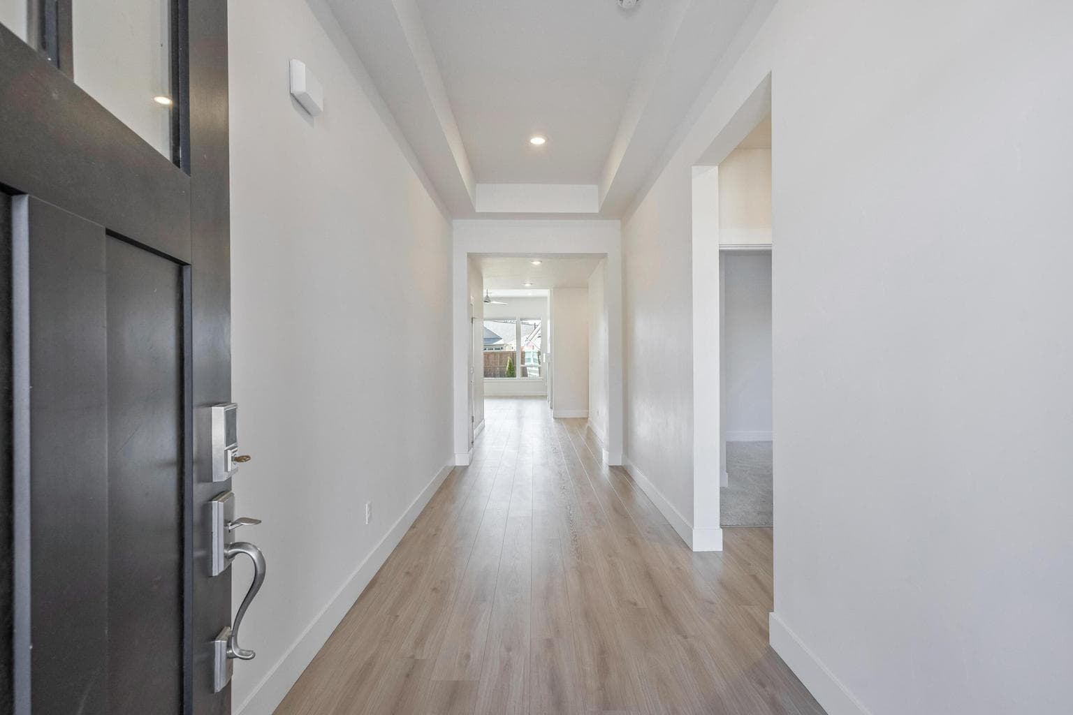 Photo of 4065 47th 2 of 35