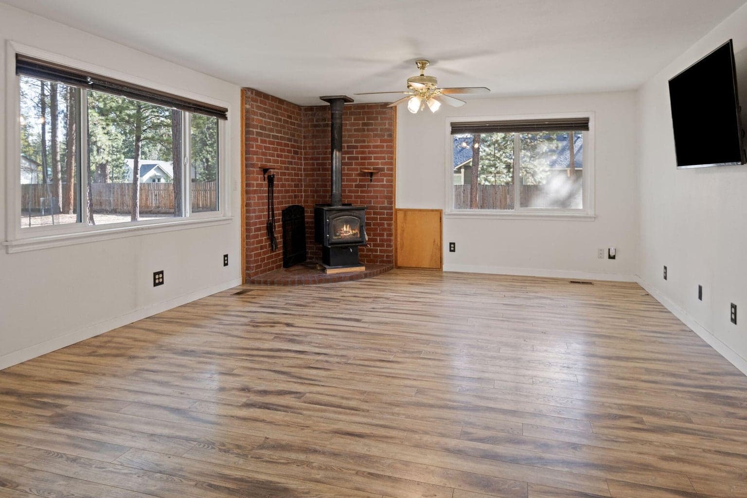 Photo of 153469 Hackamore 3 of 24