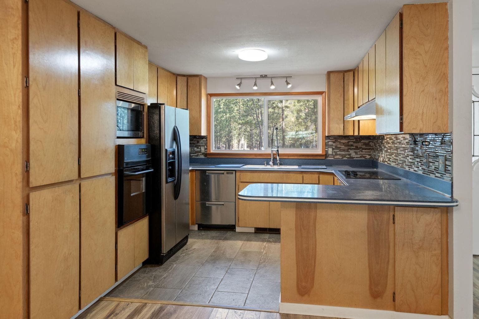Photo of 153469 Hackamore 5 of 24