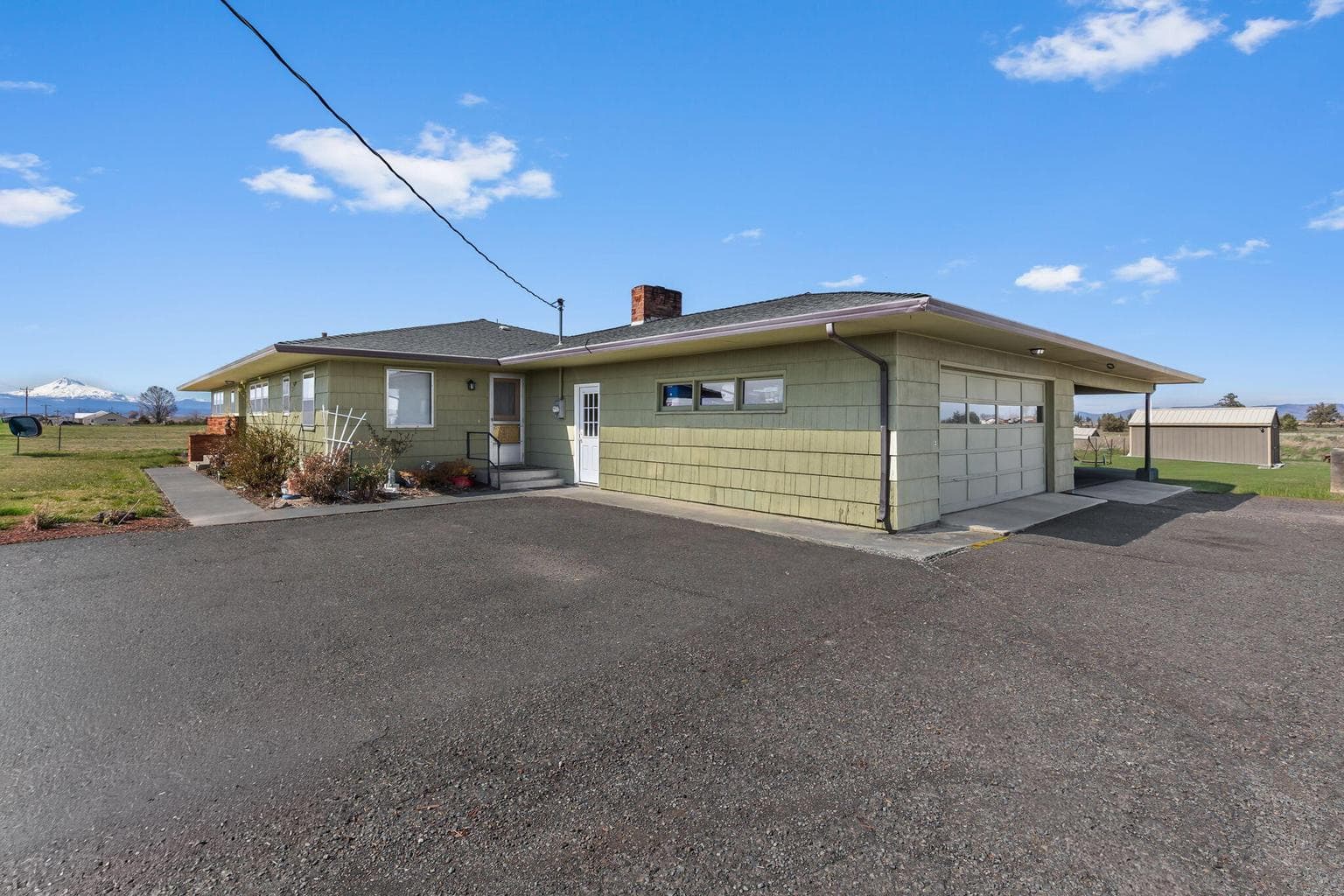 2250 Elm