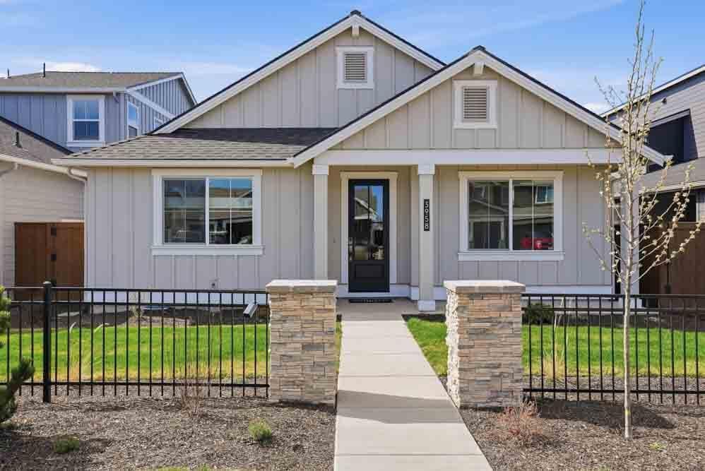3958 Oakside