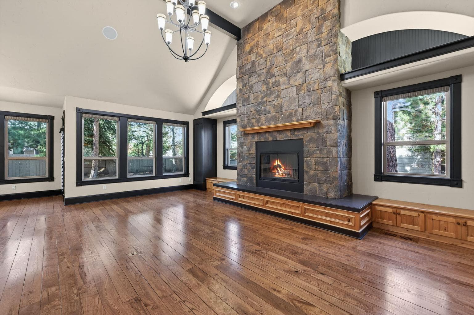 Photo of 60885 Oasis 4 of 37