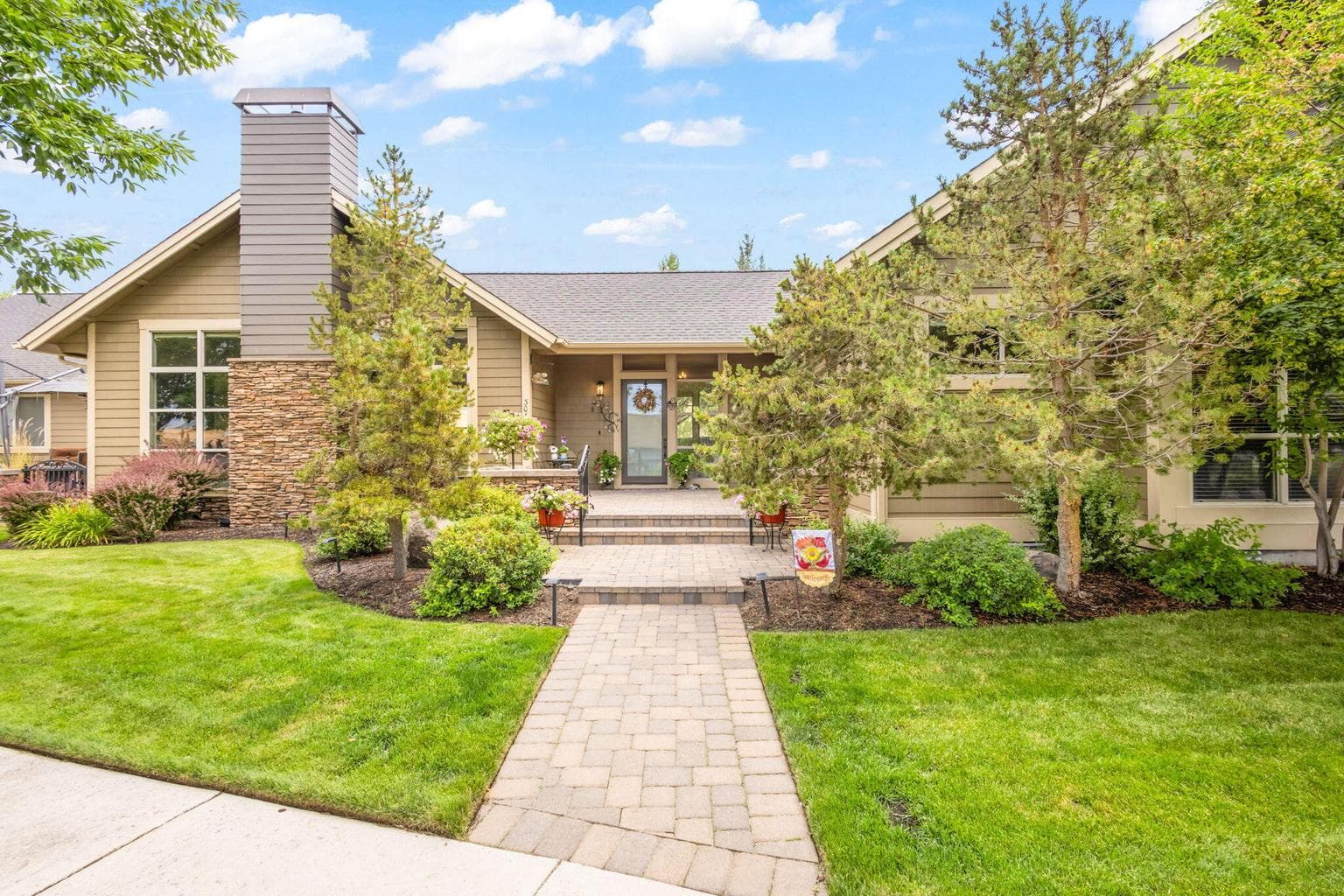 Photo of 301 Larkspur 1 of 49