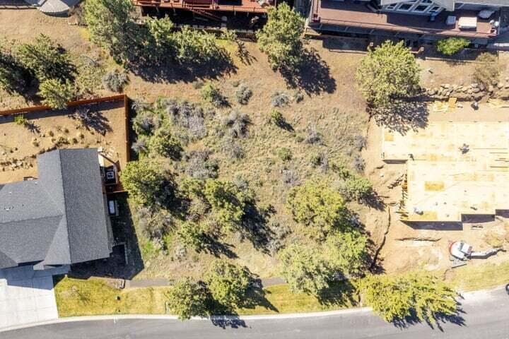 Photo of 2429 Valleyview 5 of 13
