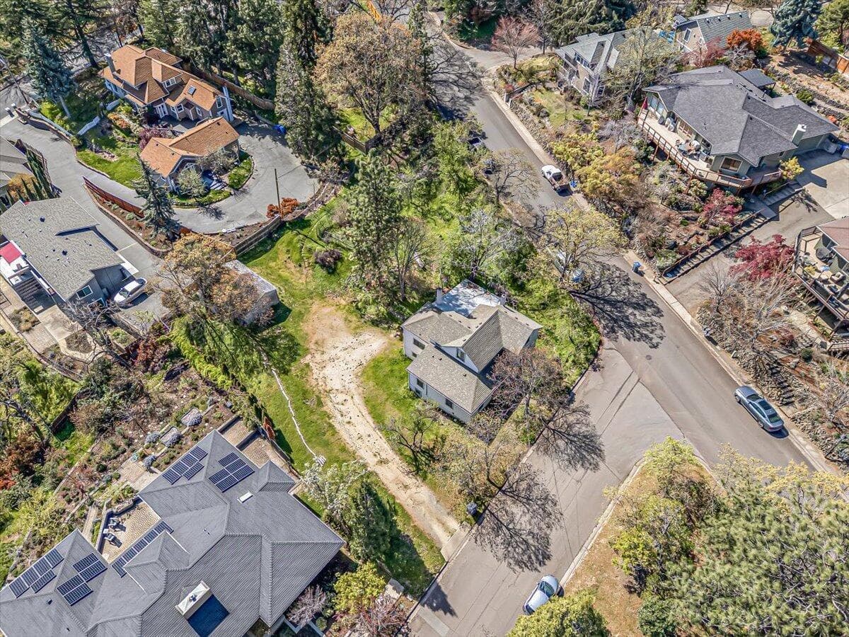Photo of 166 Nob Hill 3 of 42