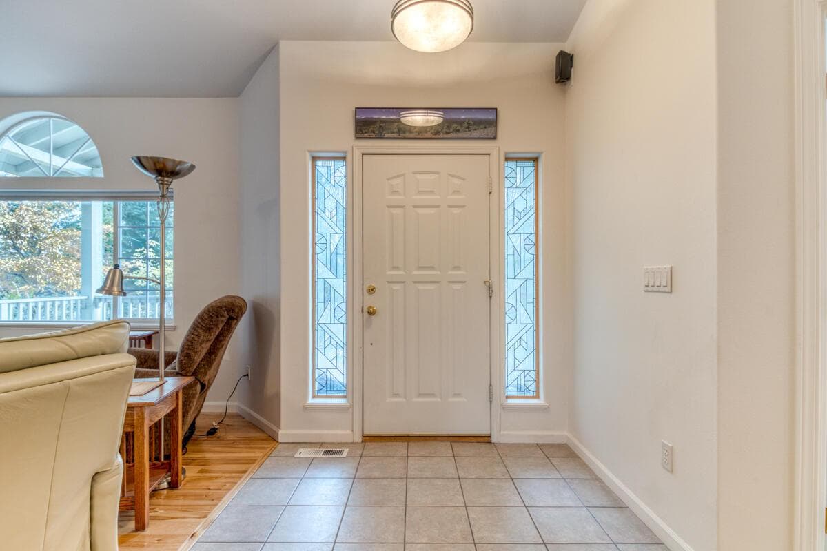 Photo of 3271 Melville 5 of 30